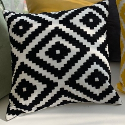 INSTOCK NORDIC STYLE PILLOW (MIXED COLOR / DESIGN)