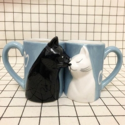 INSTOCK COUPLE CAT CUP